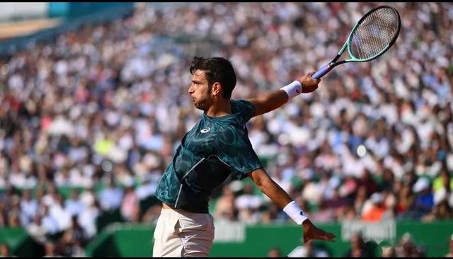 詹姆斯与追 詹姆斯与追